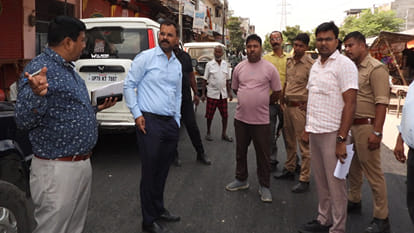 Kanpur: Guest house operator fined Rs 20,000 for dumping trash on the road