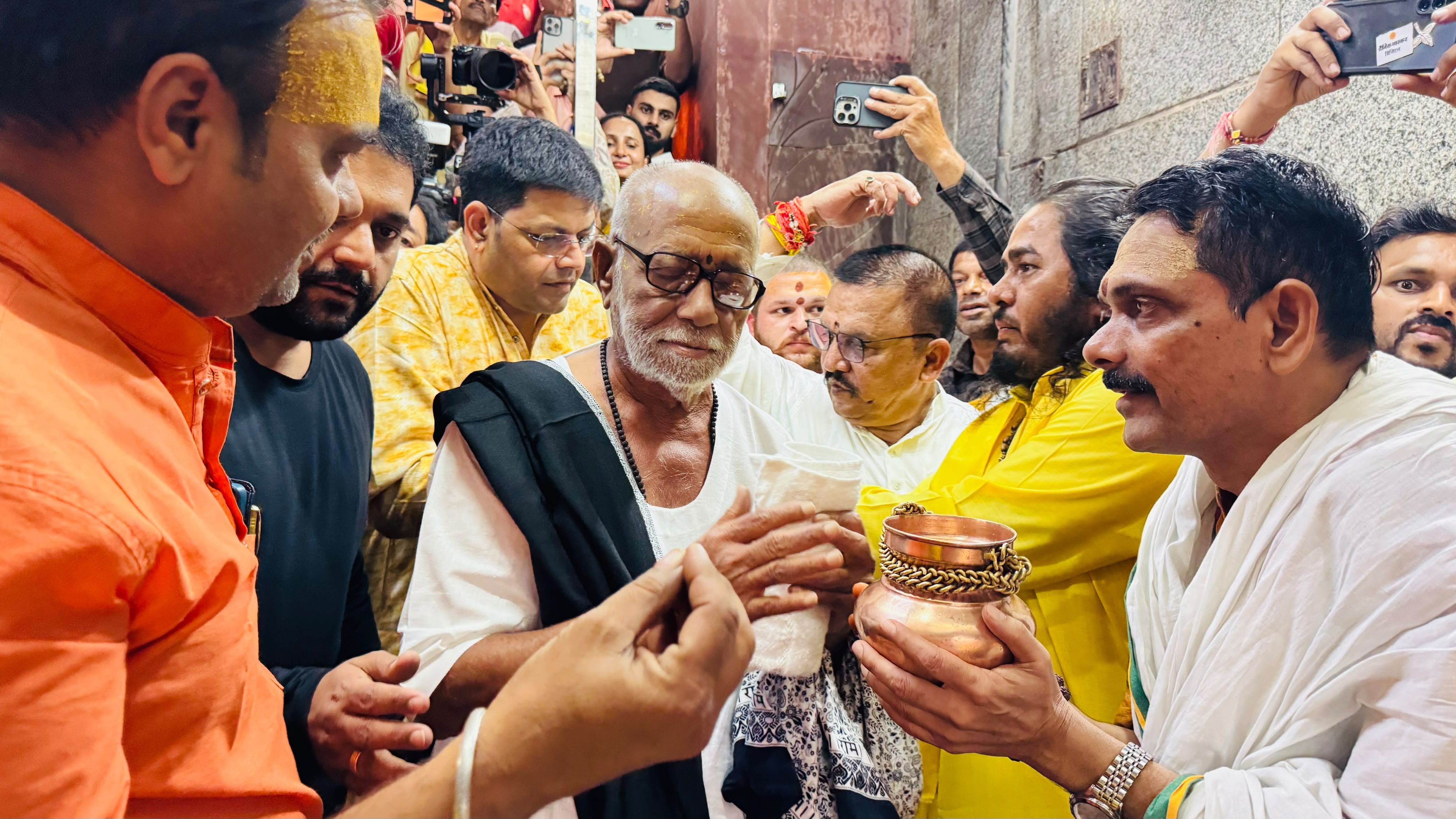 morari bapu bharat swastik ramkatha yatra sixth stop omkareshwar ekatm dham darshan