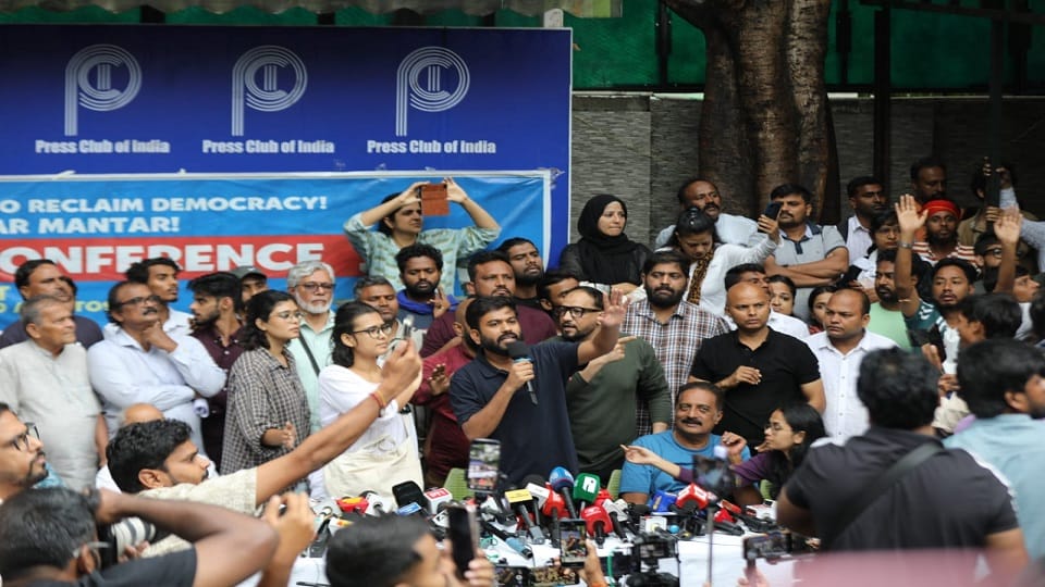 Uproar over demands regarding electoral roll and resignation of CEC CJP-AISA put forward three demands and ann