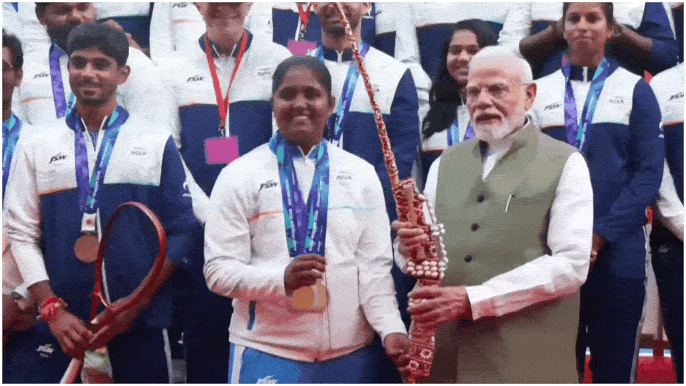 PM Modi Meets India's Asian Games 2026 Contingent, Hockey Team Gifts Him a Jersey and Stick