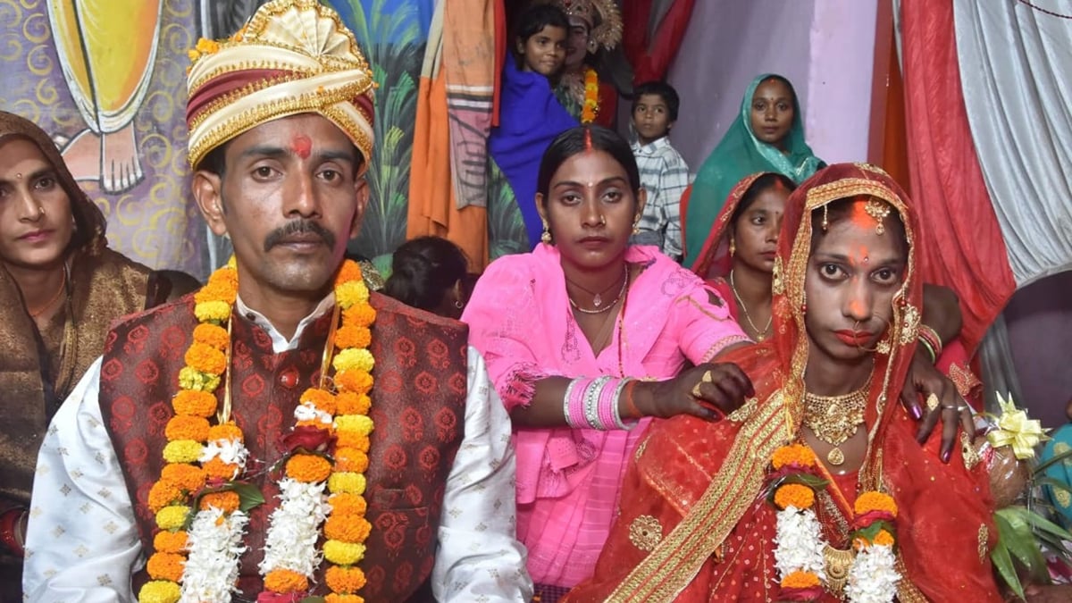 अनूठी रामलीला: सोमभद्र में सीता स्वयंवर के मंच से संवर रही गरीब बेटियों की जिंदगी, अब तक 87 की शादी