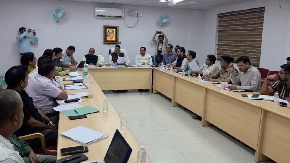 Banke Bihari Temple Silver and Gold Thrones Under Probe, Committee to Submit Report in a Month