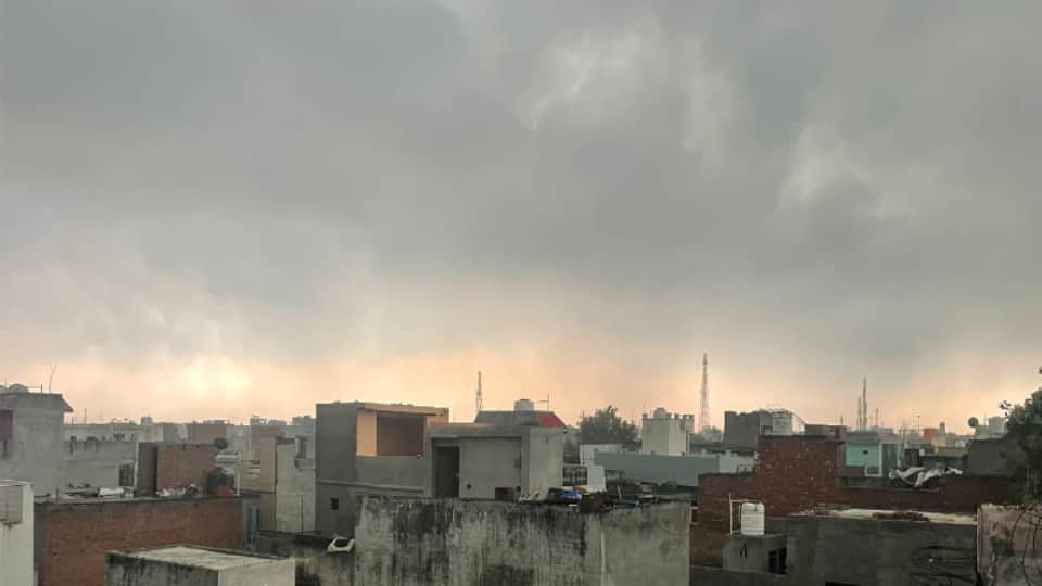 West UP Weather Update: Temperatures Drop for Second Day as Unstable Weather Raises Crop Damage Concerns