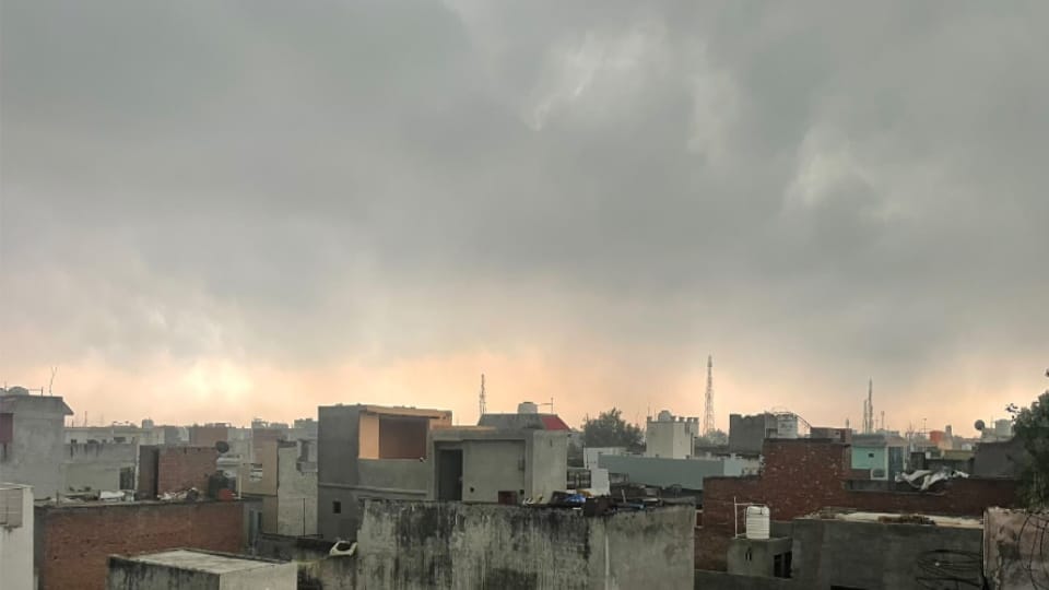 West UP Weather Update: Temperatures Drop for Second Day as Unstable Weather Raises Crop Damage Concerns