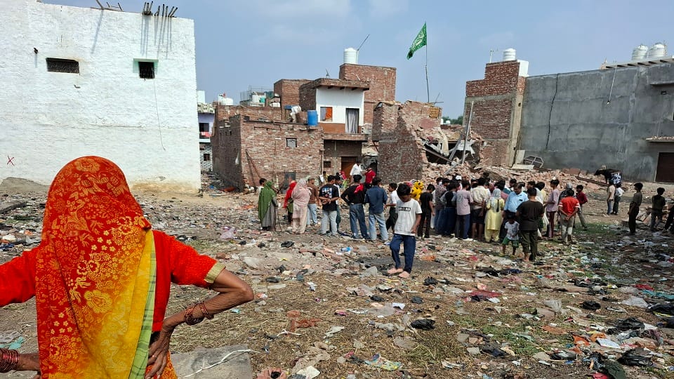 Agra Women Protest Municipal Bulldozer Action, Allege Homes Demolished Without Notice