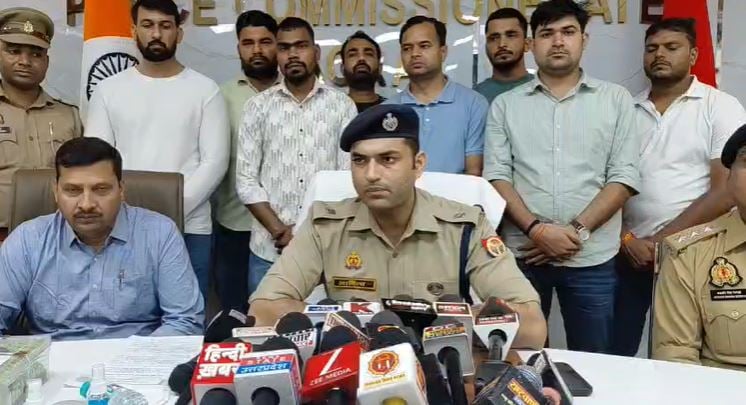 यूपी: आगरा पुलिस ने दबोचा ऐसा गिरोह, जो निकालते हैं जानवरों की आवाज; फिर घर कर देते हैं साफ