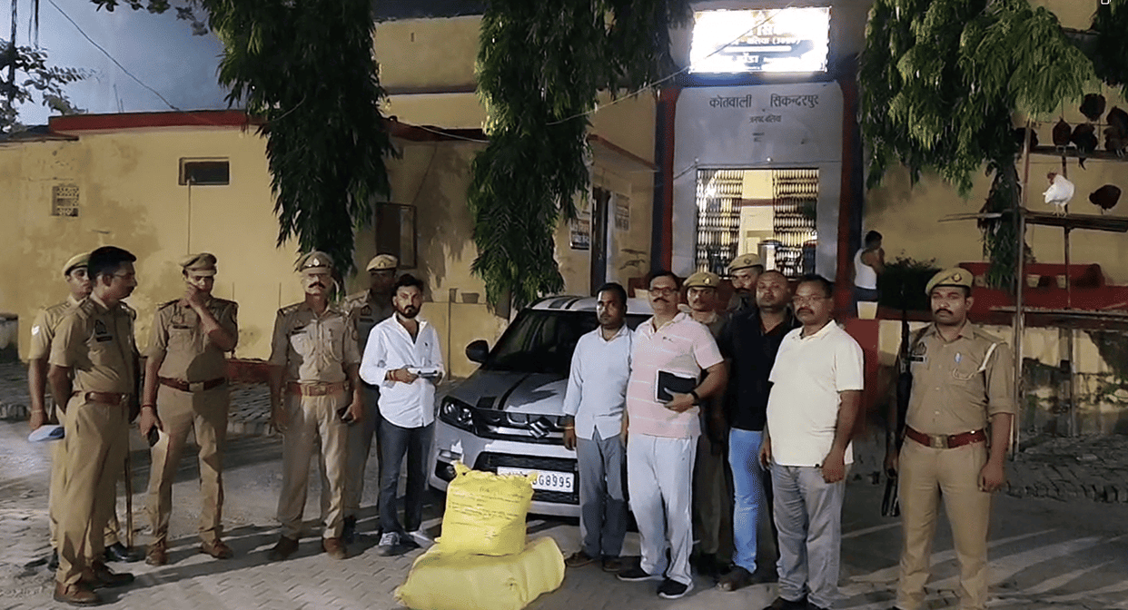 Ballia Two smugglers from Bihar arrested while transporting 45 kg of cannabis in car