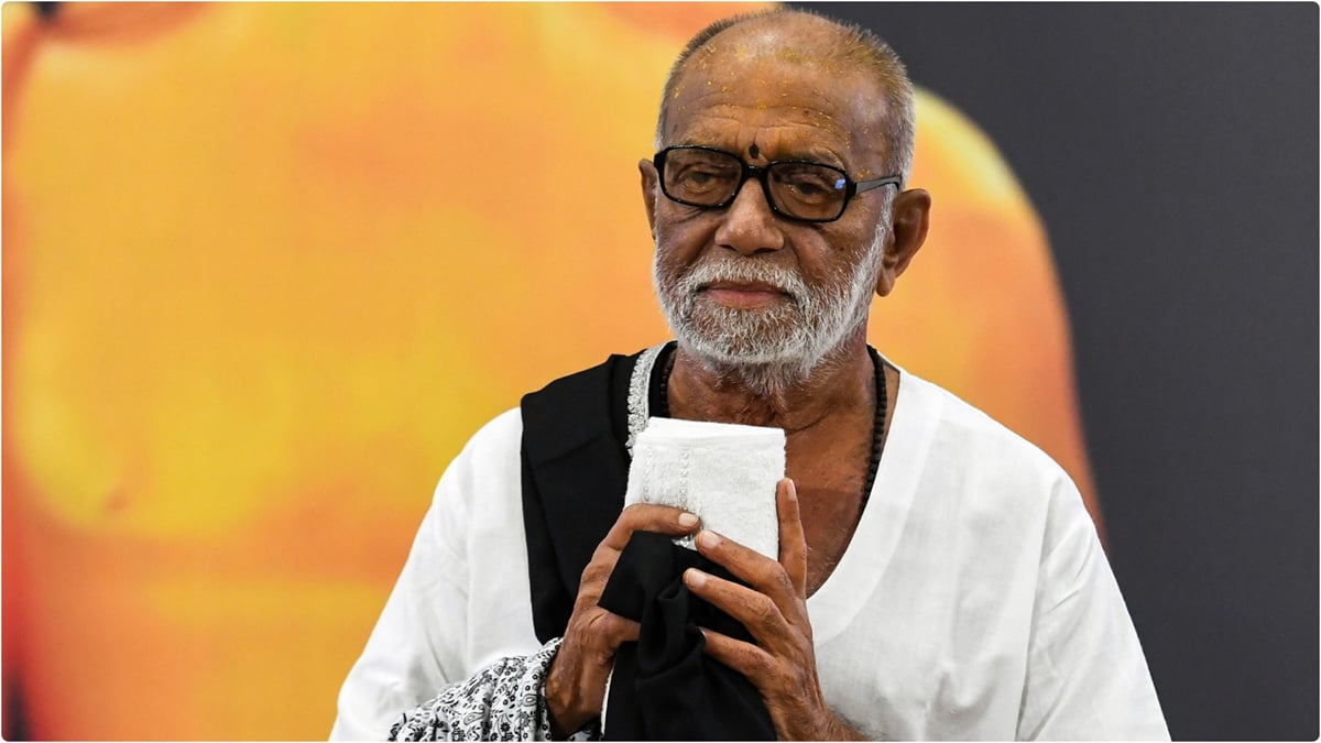 मध्य प्रदेश: ओंकारेश्वर पहुंची भारत स्वस्तिक यात्रा, मोरारी बापू ने नवरात्र में श्रद्धालुओं से की भावुक अपील