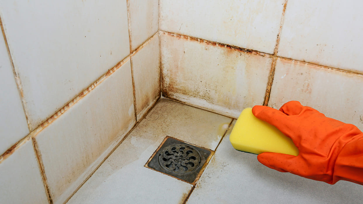 How to get rid of bathroom dirty and yellow tiles bathroom ki tiles kaise saaf karen