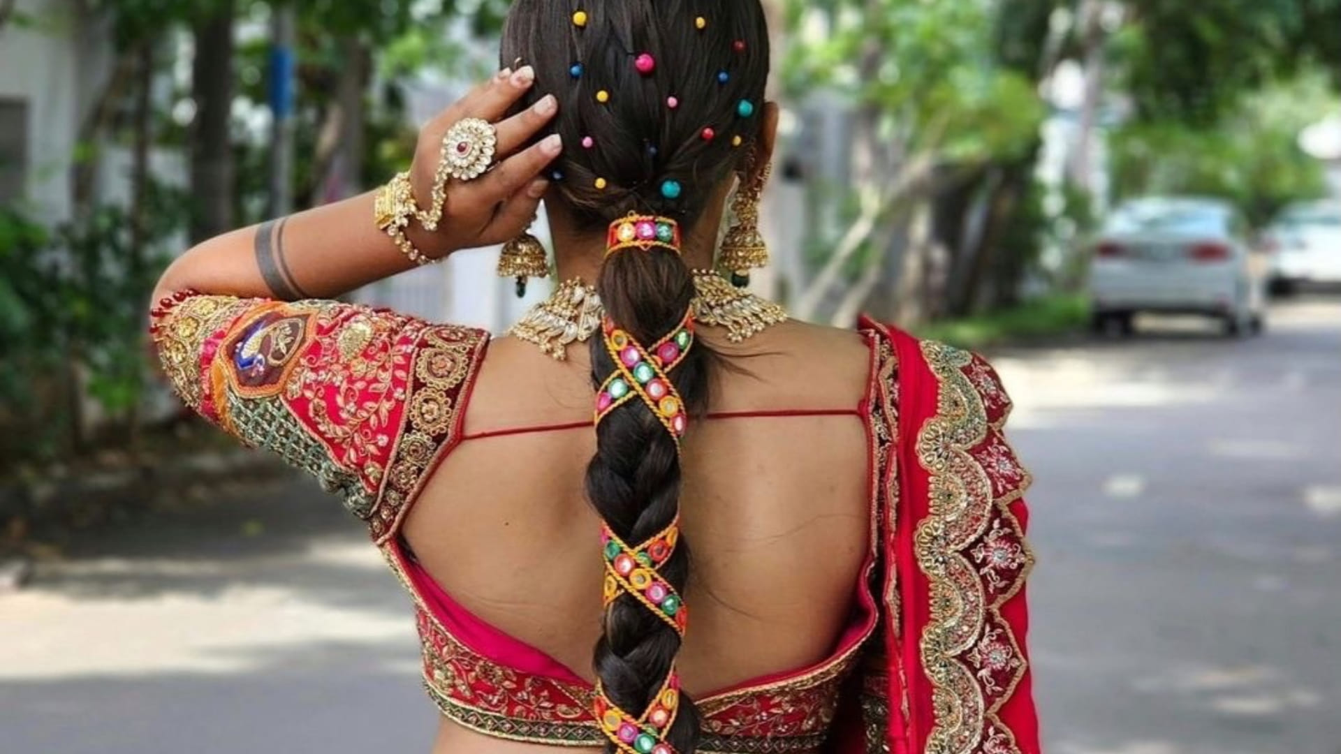 Try this trendy hairstyle for navratri garba dandiya nights everyone will praise your look
