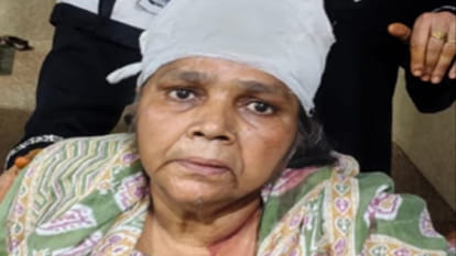 E-rickshaw overturns after being hit by an out-of-control car in Swaroop Nagar; three injured