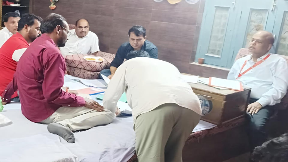 फर्रुखाबाद: तंबाकू गोदाम में जीएसटी एसआईबी की छापेमारी, माल और अभिलेखों की जांच की