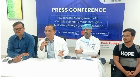 कानपुर: पारस अस्पताल में डॉक्टरों का कमाल, रीढ़ की हड्डी से निकाला 10 सेमी का ट्यूमर, अयान को मिला नया जीवन