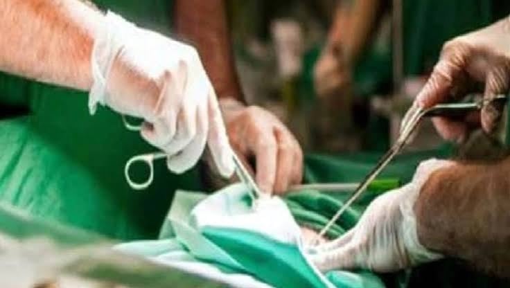 कानपुर: ऑपरेशन कर महिला के पेट में छोड़ दिया तौलिया, दोबारा सर्जरी में हुआ खुलासा, सीएमओ ने बैठाई जांच कमेटी