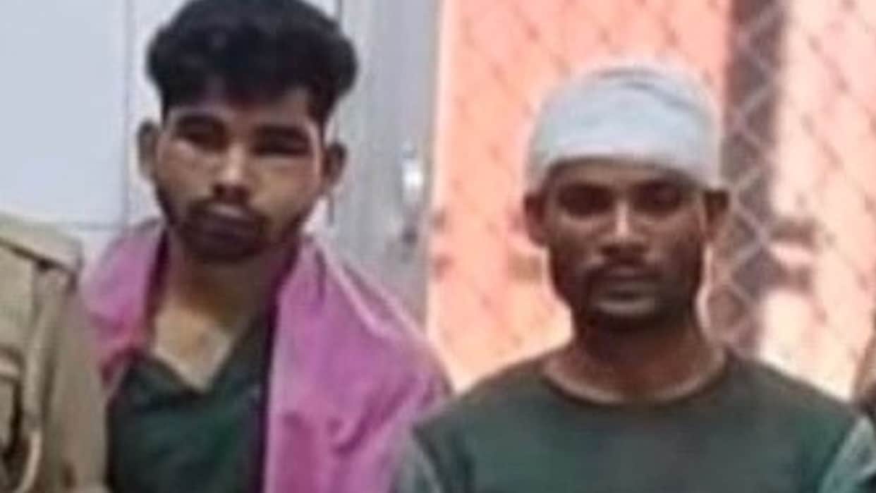 Varanasi Two arrested four quintals of meat accused of slaughtering three cattle beaten by villagers
