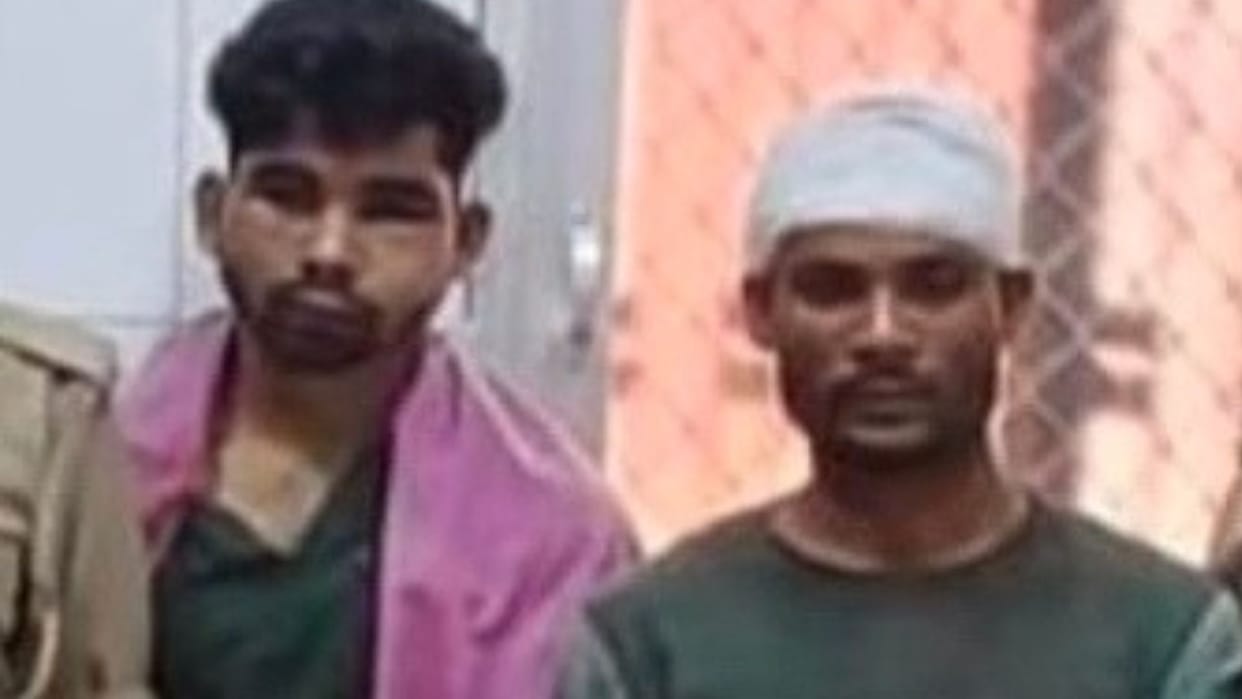Varanasi Two arrested four quintals of meat accused of slaughtering three cattle beaten by villagers