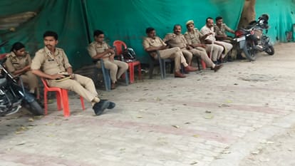 Satish Srivastava murder case demand that bulldozers be used on the homes of the accused.