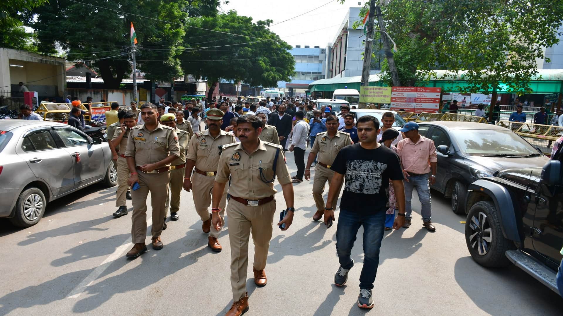 Prayagraj murder case Wife says husband was shot in front of the police outpost in-charge; police remained