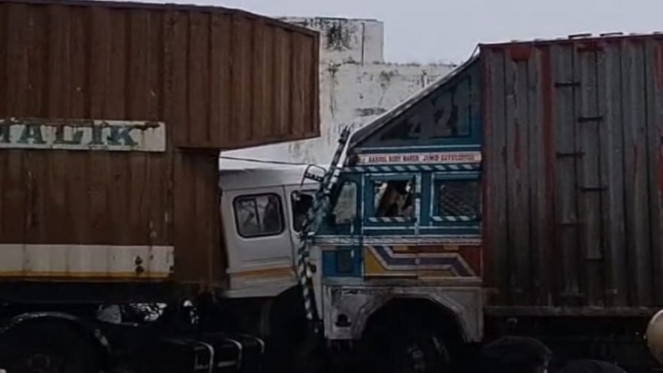 Two Containers Collide on Agra-Gwalior Highway, Drivers Escape Unhurt