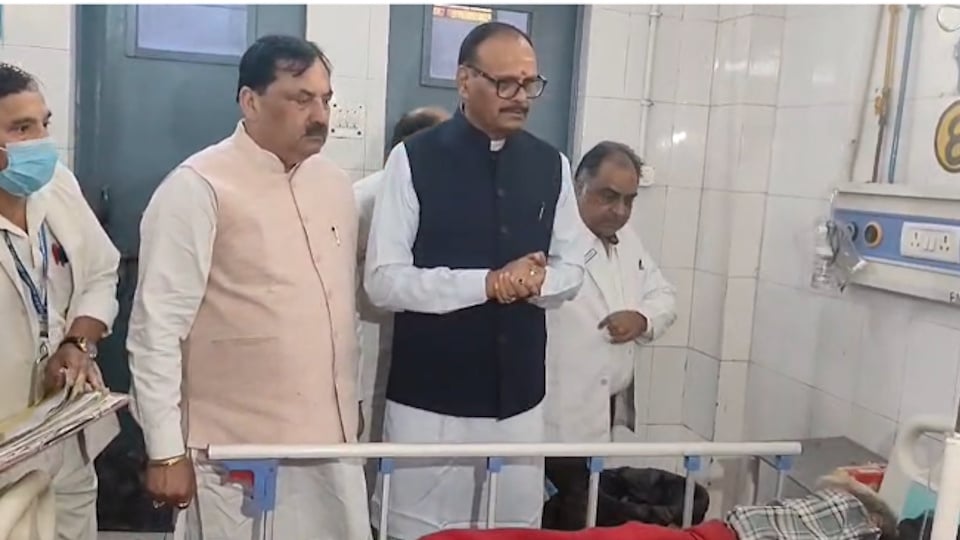 यूपी: अखिलेश यादव और इंडिया गठबंधन पर हमला, डिप्टी सीएम बोले-चुनाव हारने के बाद ही सवाल उठाते हैं