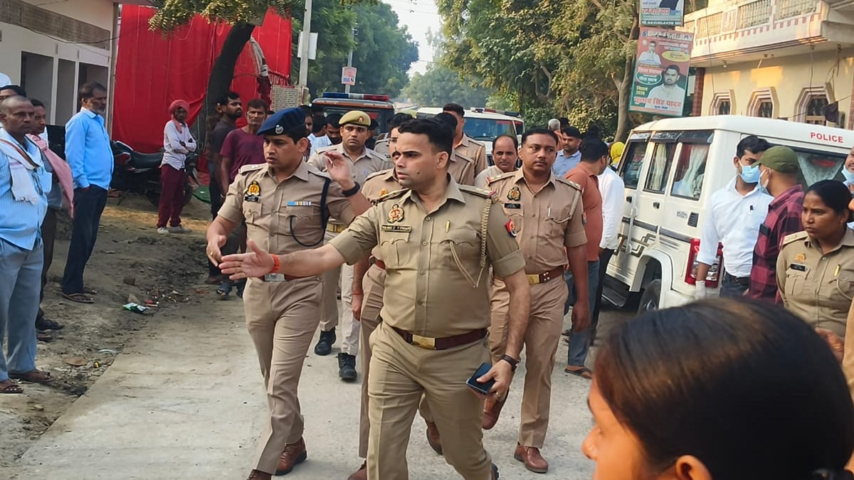 Pratapgarh News : फतनपुर में युवक ने पत्नी को उतारा मौत के घाट, आरोपी को पुलिस ने किया गिरफ्तार