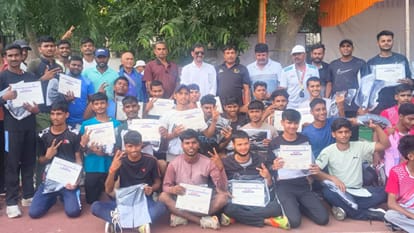 Sports News MMV student Akanksha emerges winner in badminton showcasing 5 smashes two drop shots