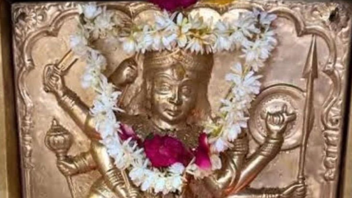वाराणसी: आत्माविश्वेश्वर मंदिर में मां कात्यायनी ने दिए दर्शन, देवी जगदंबा ने धरा स्वरूप; हुआ विधिवत पूजन