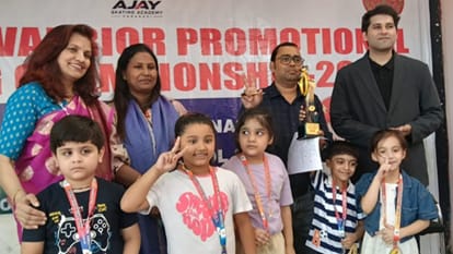 Sports News MMV student Akanksha emerges winner in badminton showcasing 5 smashes two drop shots