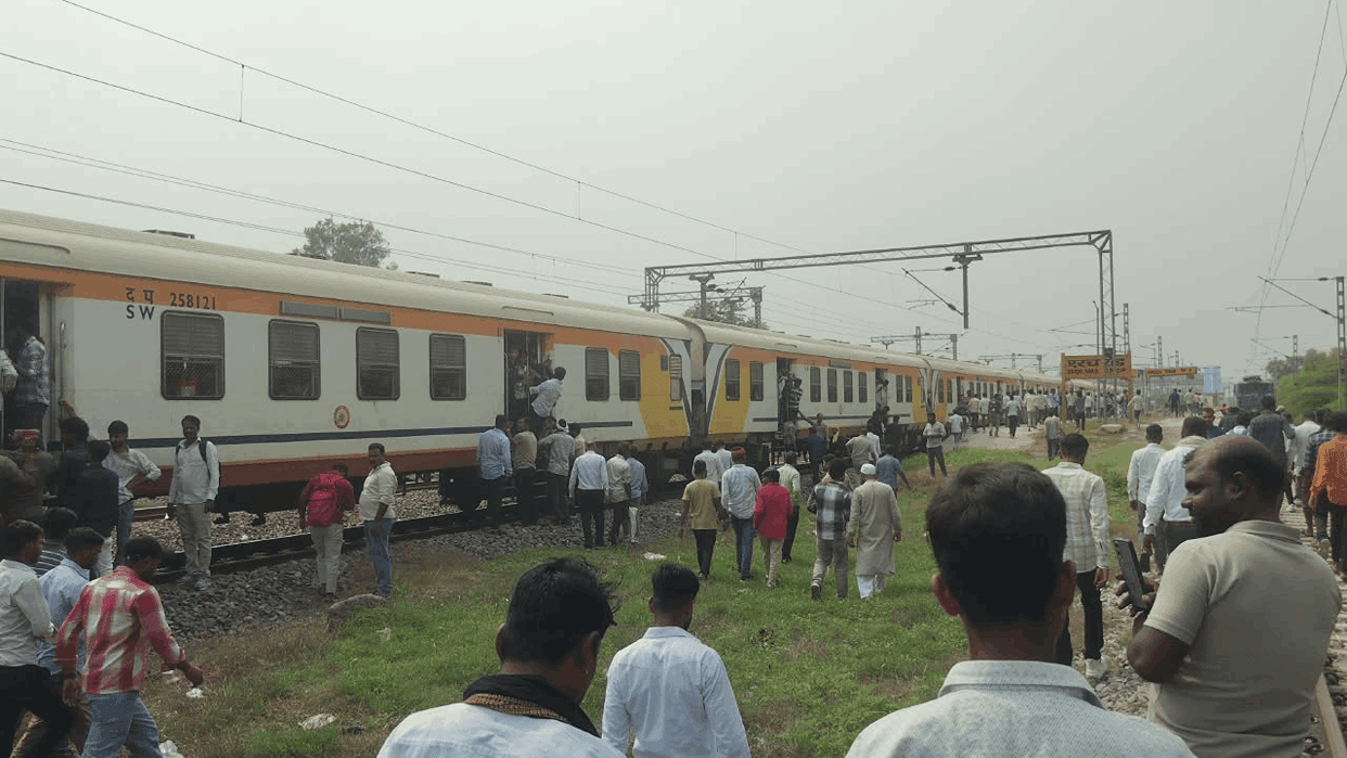 Woman SI molested on MEMU train in Jhansi