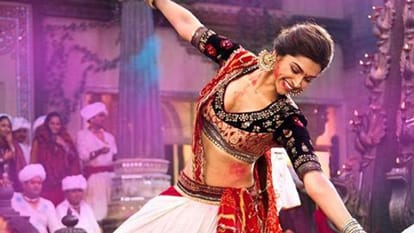 Garba Special Nagada Sang Dhol Kamariya Dholida To Chogada Tara These Bollywood Songs Navratri