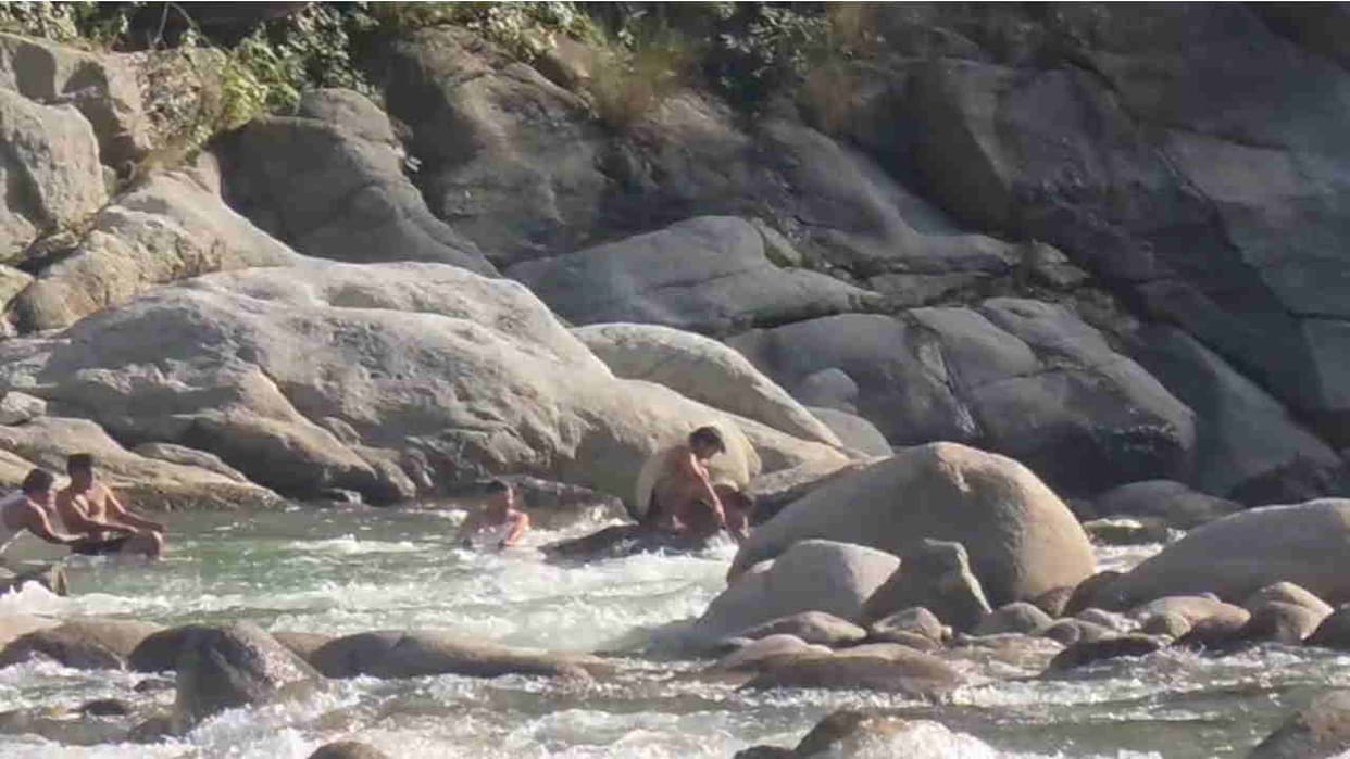 Car falls into bal ganga river in tehri body recovered another person missing ghansali tehri