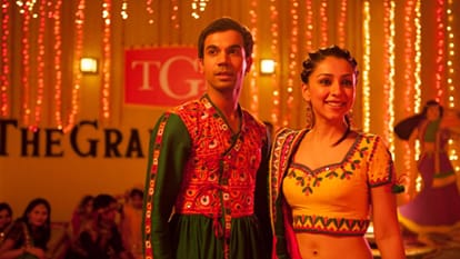 Garba Special Nagada Sang Dhol Kamariya Dholida To Chogada Tara These Bollywood Songs Navratri