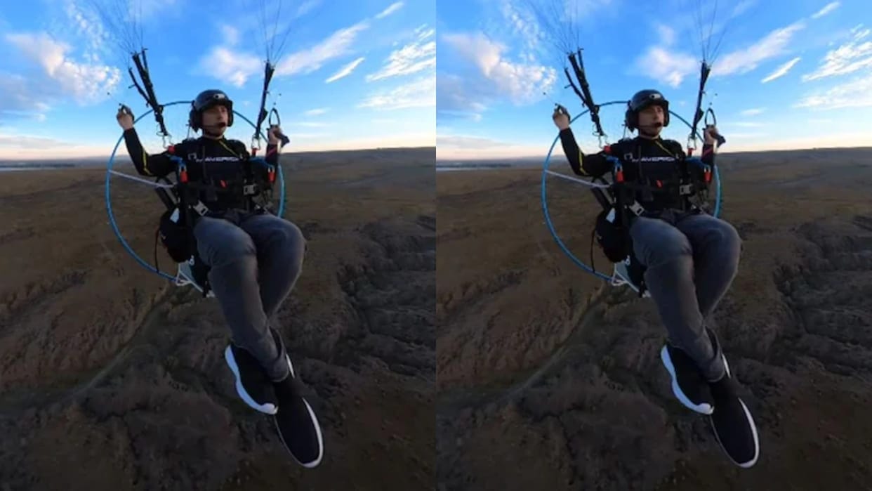 Man Flies to Work Every Day Using a Paramotor Internet Users Are Impressed