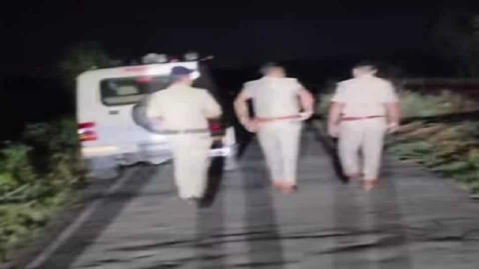 Police-SOG encounter in Dineshpur
