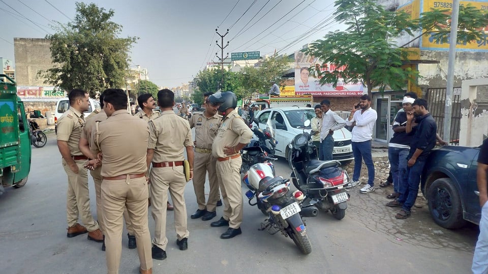 बदमाशों का दुस्साहस: दिनदहाड़े महिला के गले से तोड़ी चेन, चाैकी से 200 मीटर दूर वारदात; CCTV खंगाल रही पुलिस