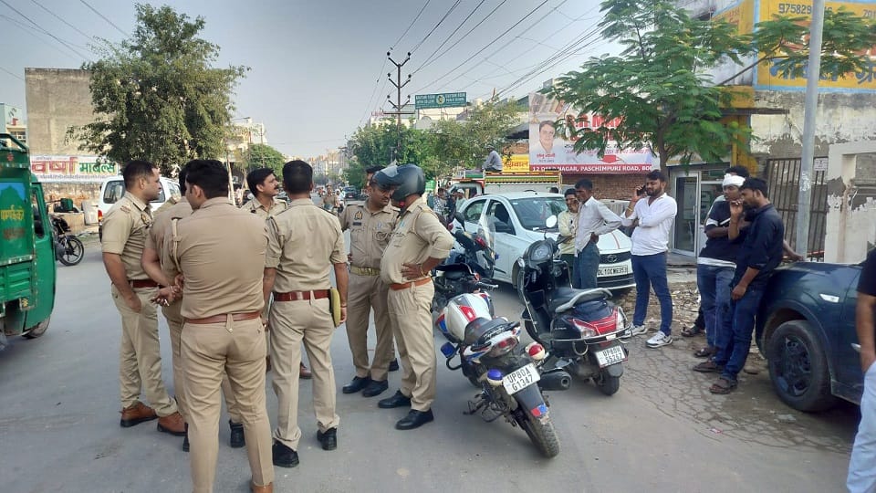 miscreants snatched chain from woman neck near police outpost In Agra
