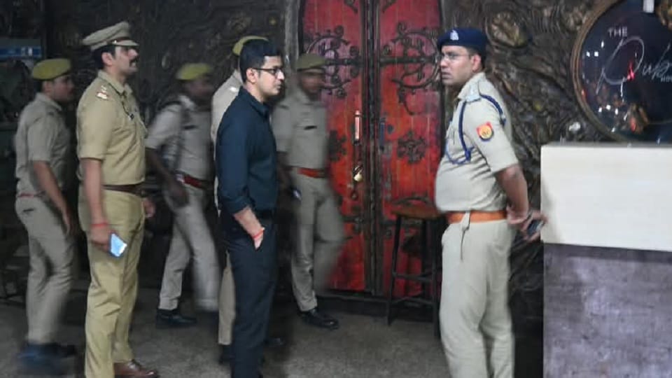 DCP raids illegal hookah bars in Kaushambi and Sahibabad police station areas late at night