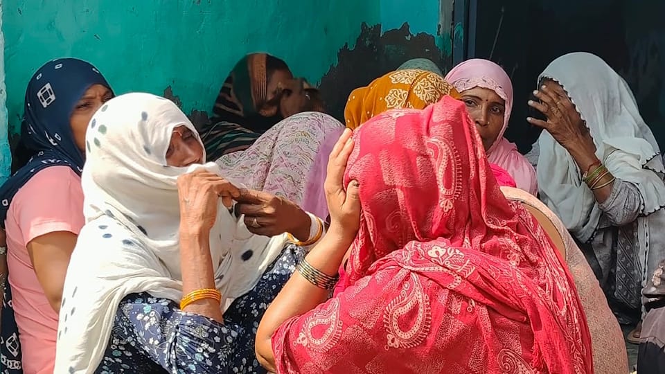 Greater Noida New twist death of five members case against Mahesh two sisters and brother in law full story