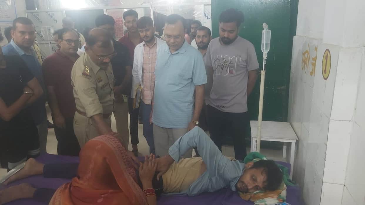 UP: A controlled car rams into a Durga pandal in Balrampur, crushes three people watching the video