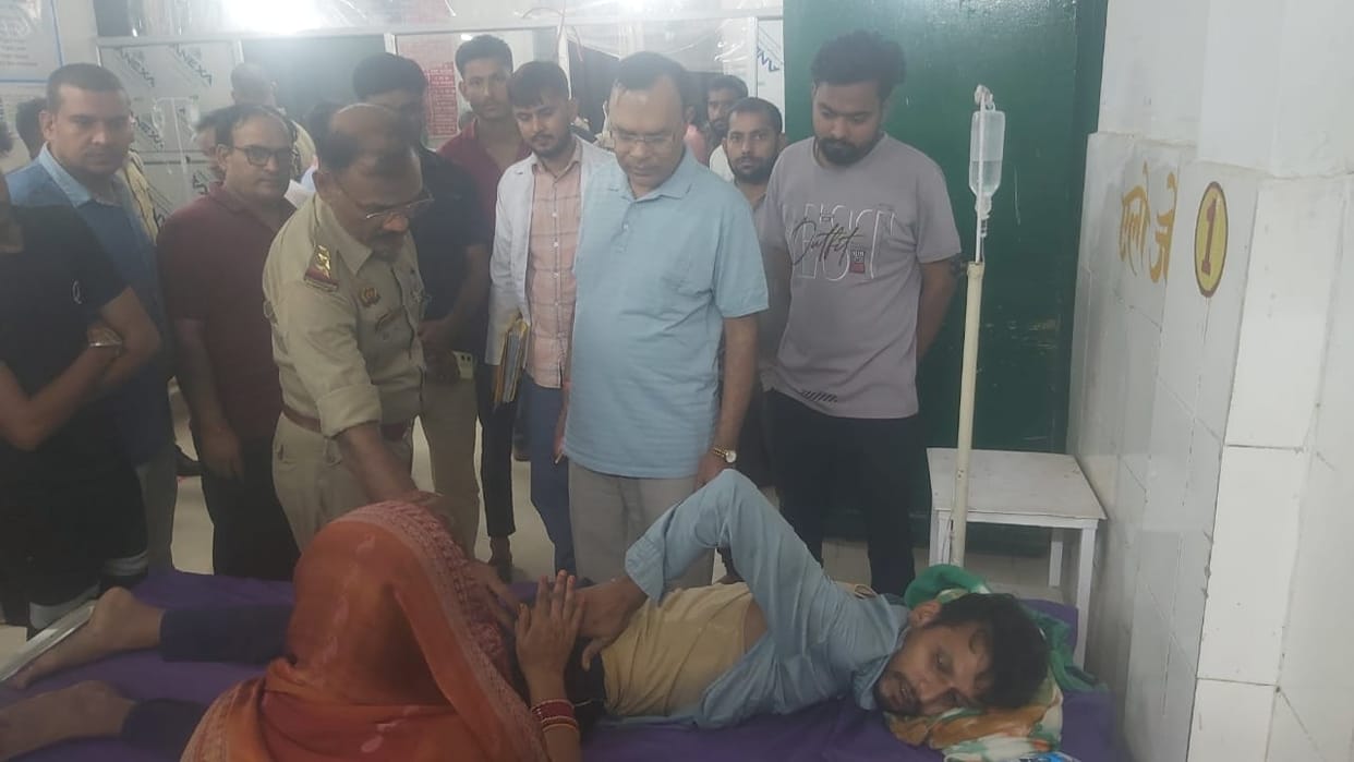 UP: A controlled car rams into a Durga pandal in Balrampur, crushes three people watching the video
