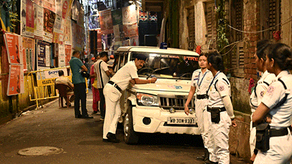 Kolkata Durga Puja Pandal Stampede: Several Dead, Many Injured as Rain and Crowds Worsen Situation