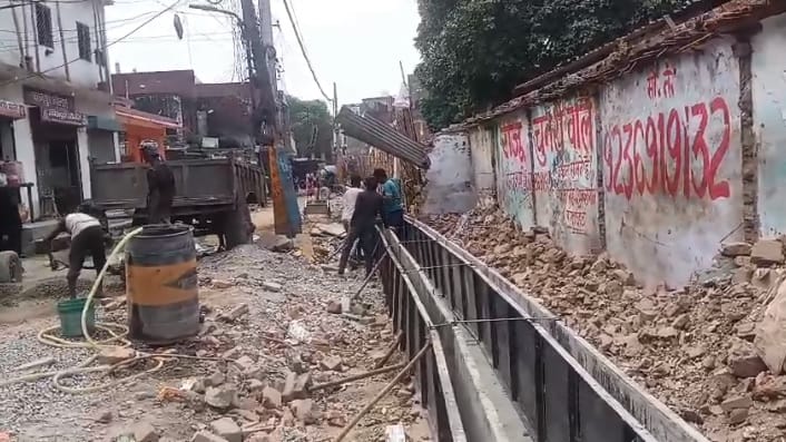 Kanpur Negligence in Pony Road widening substandard materials and a crooked drain