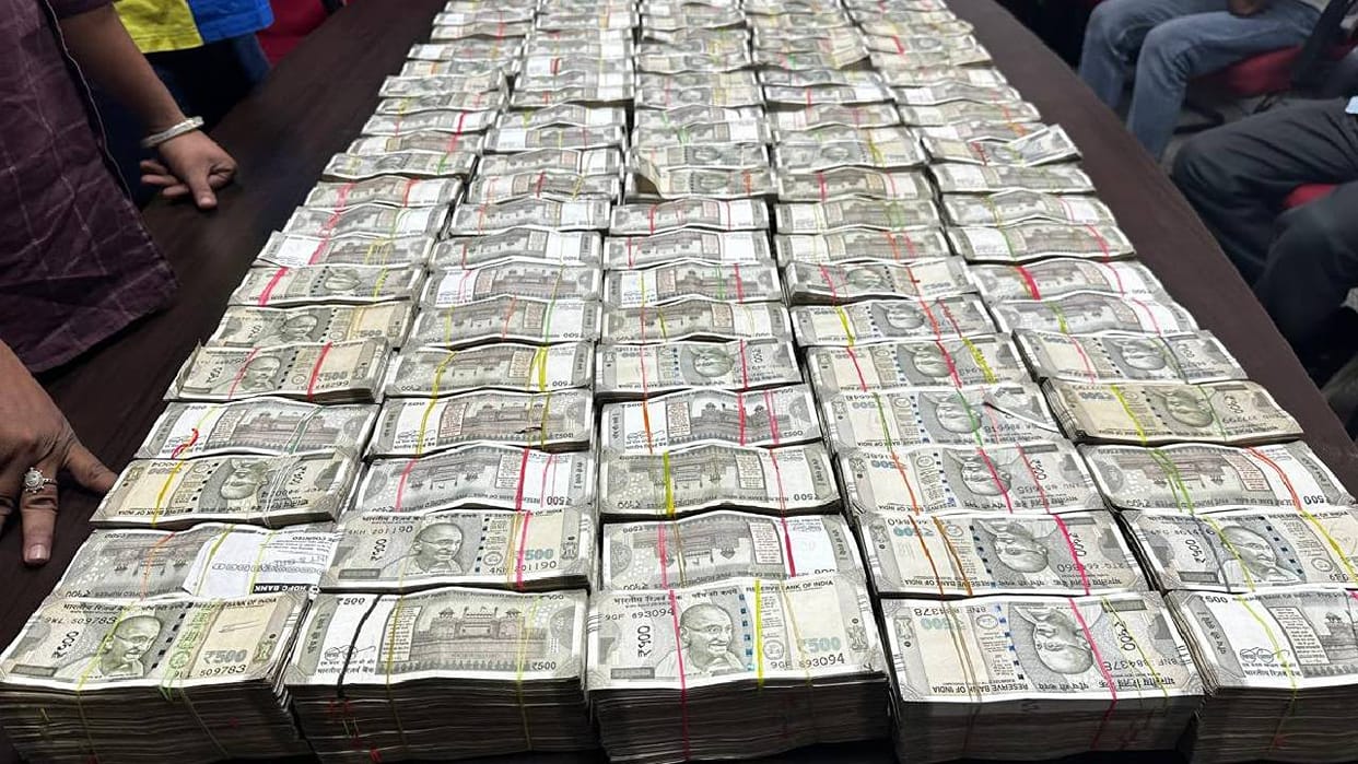 UP: Secret compartment found in car doors; Income Tax team discovers Rs 2.65 crore; vehicle was en route from