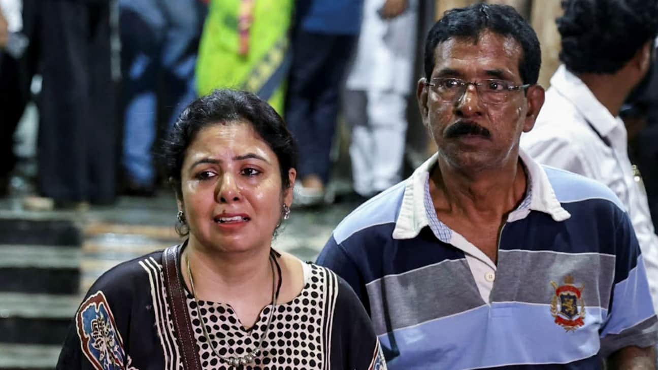 Bengal stampede 13 women died at Chorbagan Maa Durga pandal hospital full with pain and tears kolkata photos