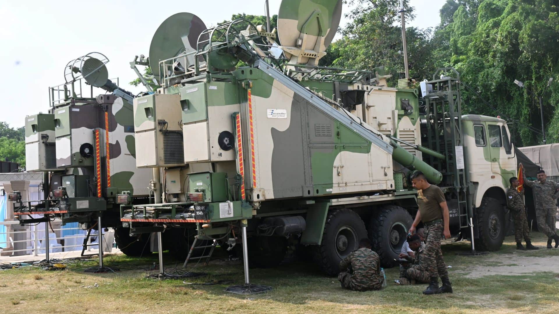 Air Show varanasi 79 temporary police stations three green corridors 4 traffic plans 10 blocks set up