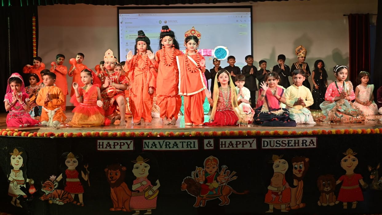 Patanjali Nursery School’s Dussehra celebration comes alive with Garba performances and a Ram Darbar