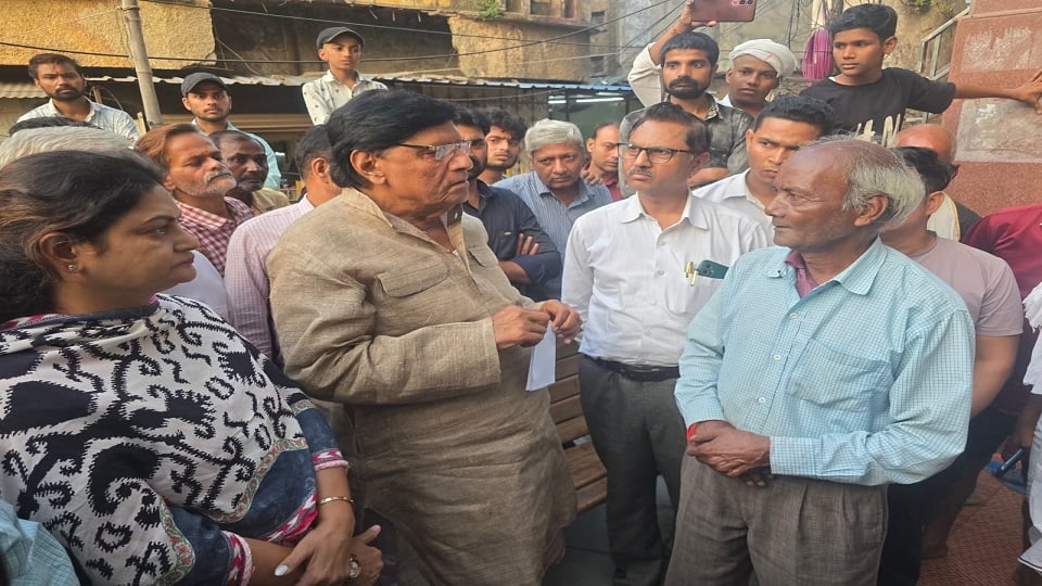 पुलिस दबिश में युवक की माैत: सपा सांसद सुमन ने उठाए सवाल, बोले- पुलिसकर्मियों पर दर्ज हो हत्या की प्राथमिकी