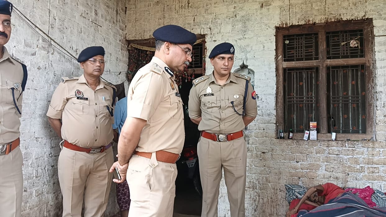 Suspicious death of a mother and son in Sangramgarh causes a stir; husband accused of murder; IG and SP arrive
