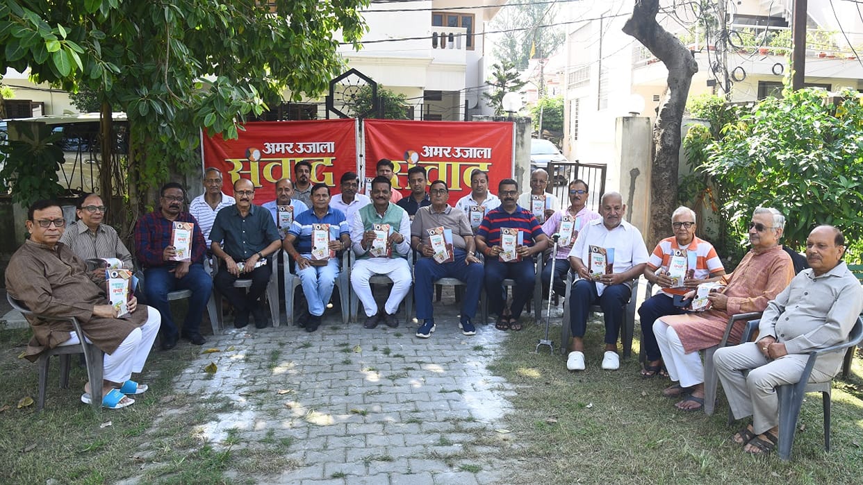 colony residents troubled by waterlogging and the problem of stray dogs in Bareilly