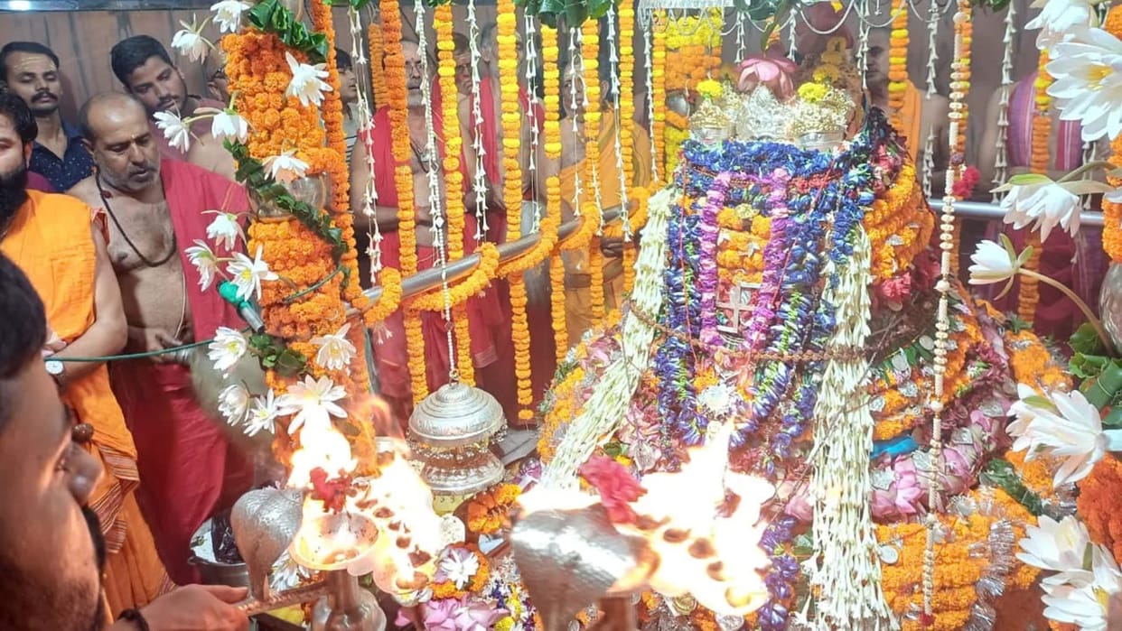 The court of Mother Ambika Bhavani became lively during Sharadiya Navratri: